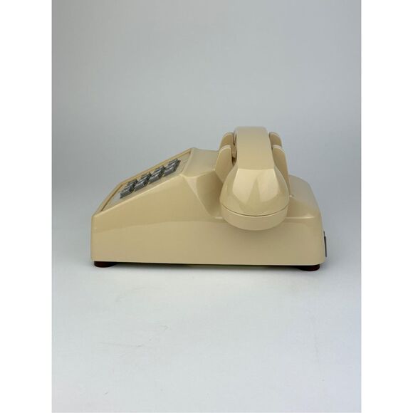 Cortelco 250044-MBA-20M Beige Touch Tone Desk Telephone with Volume Control - Picture 5 of 10
